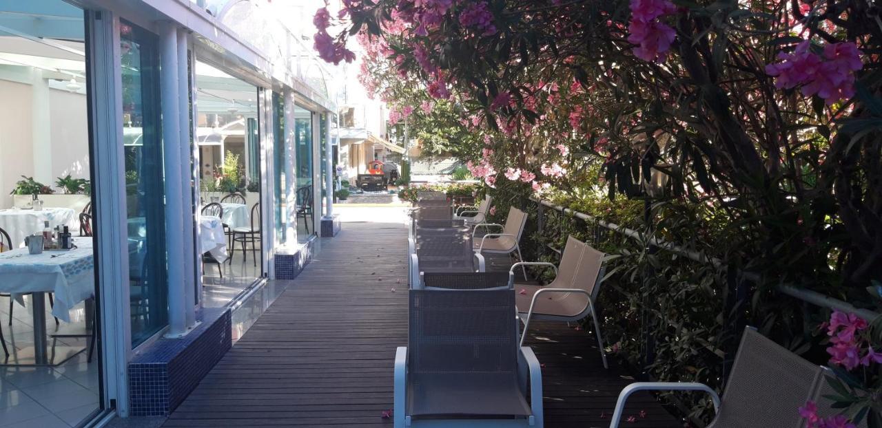 Hotel Felix Rimini Bagian luar foto