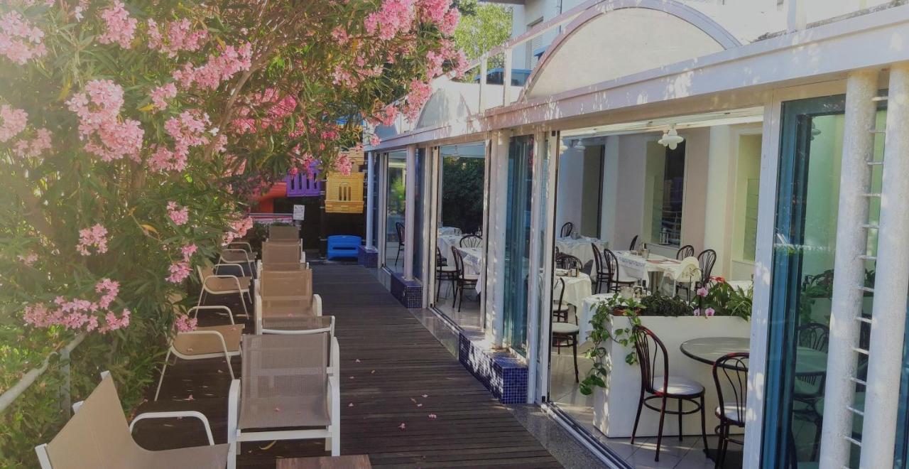 Hotel Felix Rimini Bagian luar foto
