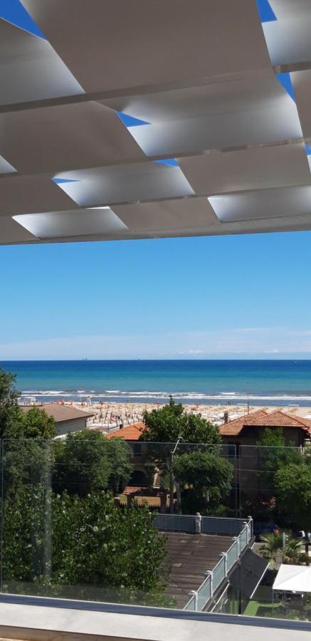 Hotel Felix Rimini Bagian luar foto