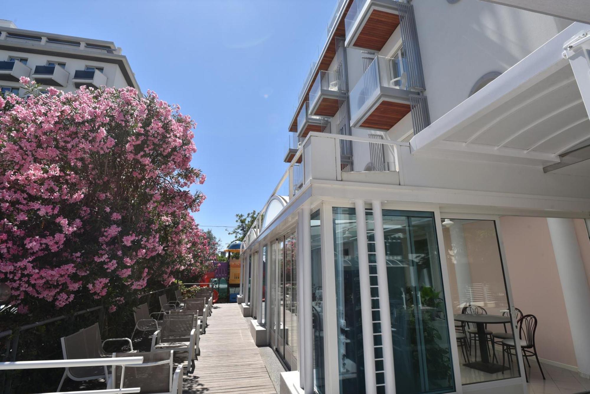 Hotel Felix Rimini Bagian luar foto