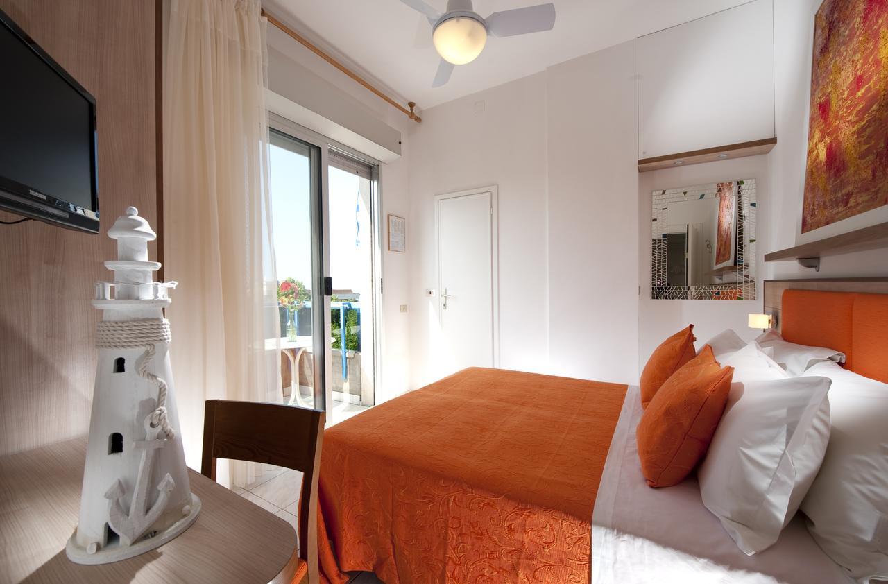 Hotel Felix Rimini Bagian luar foto